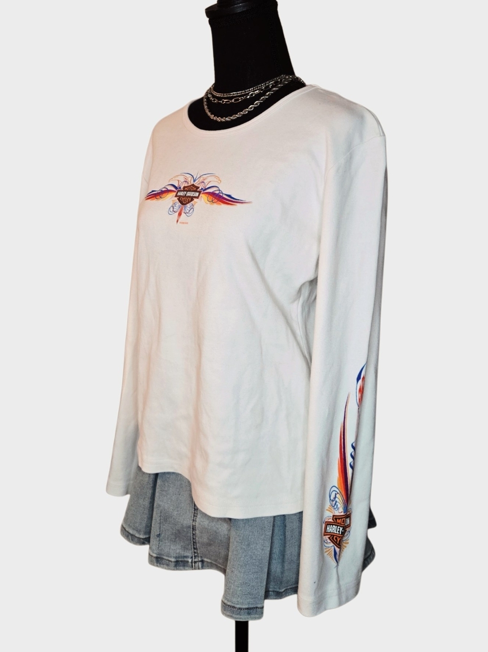 Y2k Harley-Davidson White Long-Sleeve Graphic Tee!